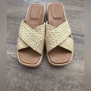 Crown Vintage Luna Raffia Crisscross Slip on Sandal- Size 8 
Never worn!
